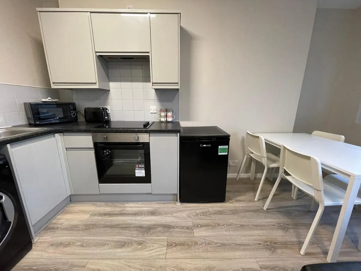 Mays Apartments - 458 Mill Street, Free Parking, 3 Minutes In Taxi To Baltic Market And City Centre - Apartments Sleep 1-4 Guests Liverpool