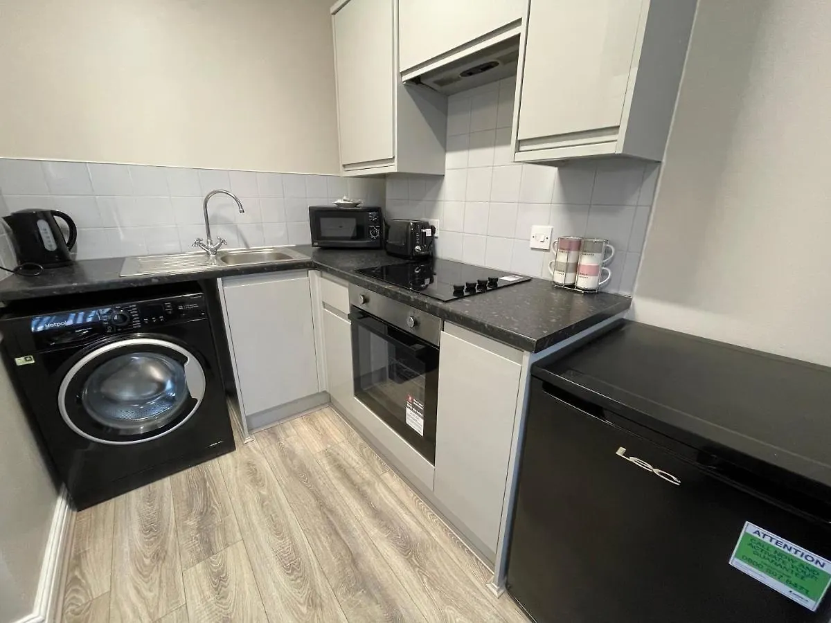 Mays Apartments - 458 Mill Street, Free Parking, 3 Minutes In Taxi To Baltic Market And City Centre - Apartments Sleep 1-4 Guests Liverpool