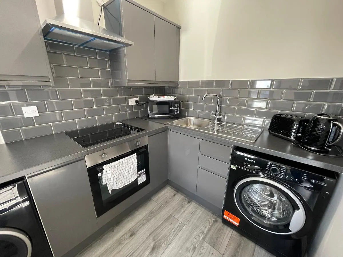 Mays Apartments - 458 Mill Street, Free Parking, 3 Minutes In Taxi To Baltic Market And City Centre - Apartments Sleep 1-4 Guests Liverpool