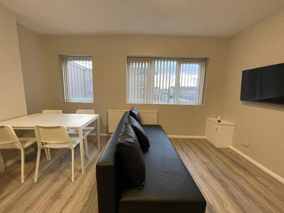 Mays Apartments - 458 Mill Street, Free Parking, 3 Minutes In Taxi To Baltic Market And City Centre - Apartments Sleep 1-4 Guests Liverpool