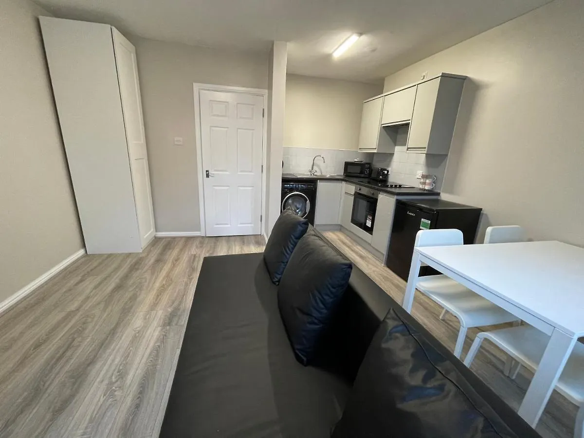 Mays Apartments - 458 Mill Street, Free Parking, 3 Minutes In Taxi To Baltic Market And City Centre - Apartments Sleep 1-4 Guests Liverpool United Kingdom